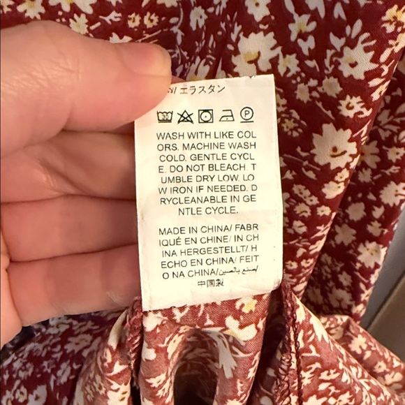 Floral Red Women's Top - Picture 5 of 6